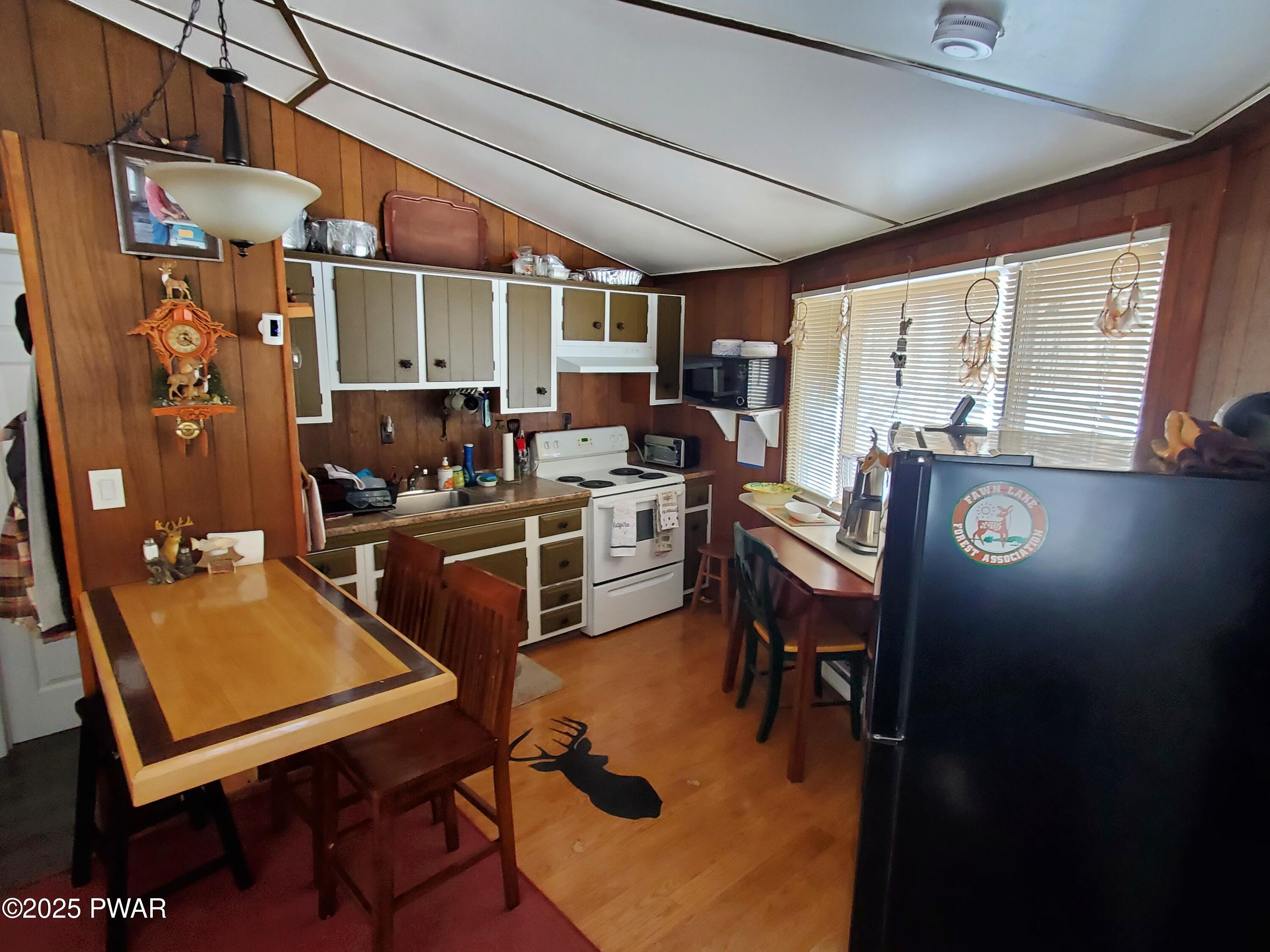 219 Forest Ridge Drive Hawley, PA 18428 - Photo 12 of 64