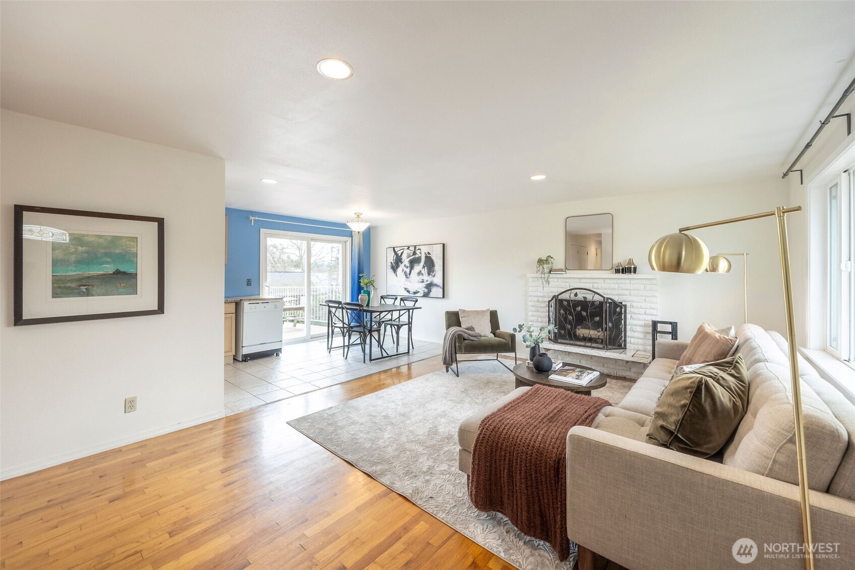 10020 18th Avenue Southwest Seattle, WA 98146 - Photo 2 of 24