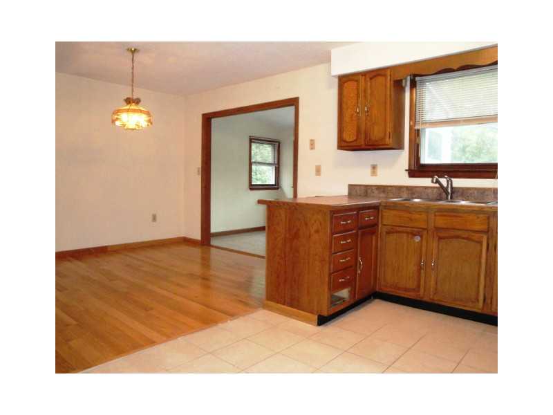 8 Holdsworth Road Preston, CT 06365 - Photo 8 of 25 Kitchen.