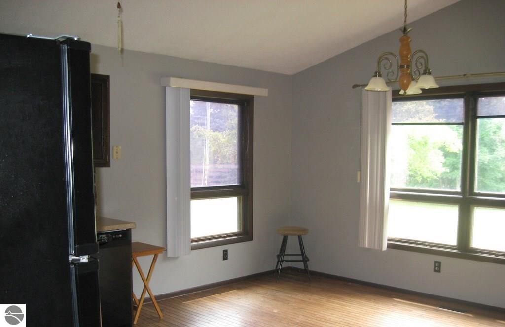 2990 West Wing Road Mount Pleasant, MI 48858 - Photo 8 of 18 1789567-7.JPG