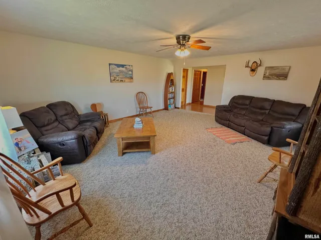 $335,000 | 878 County Road 600N, Sims, IL 62886