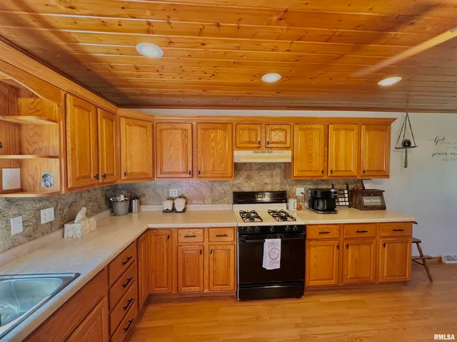 $335,000 | 878 County Road 600N, Sims, IL 62886