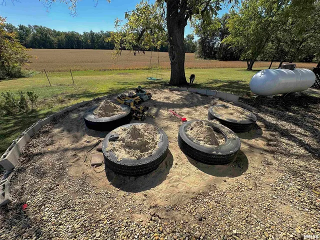 $335,000 | 878 County Road 600N, Sims, IL 62886