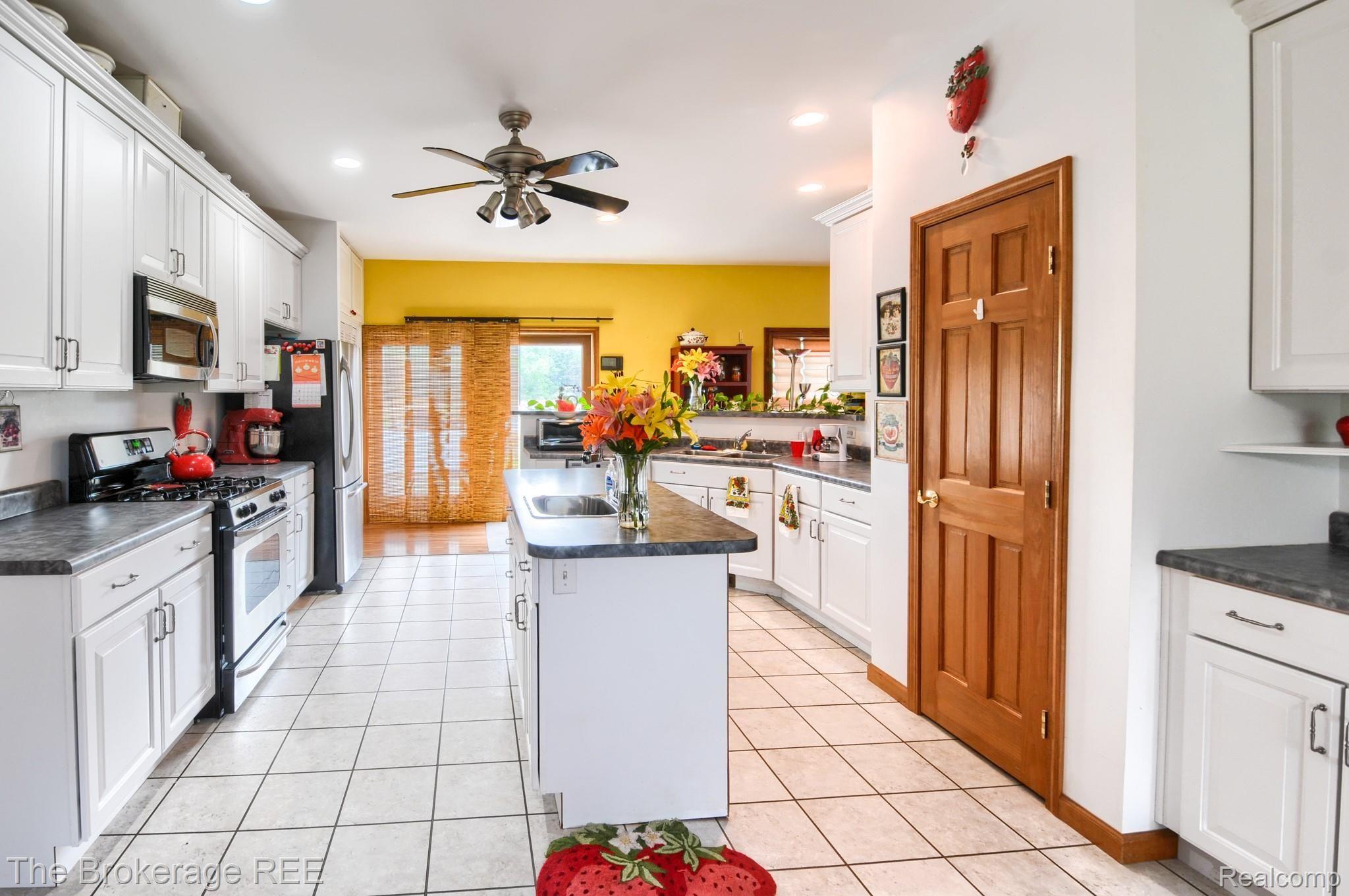 10237 South Reese Road Millington, MI 48746 - Photo 28 of 42 SD3_2095-HDR(5).jpg