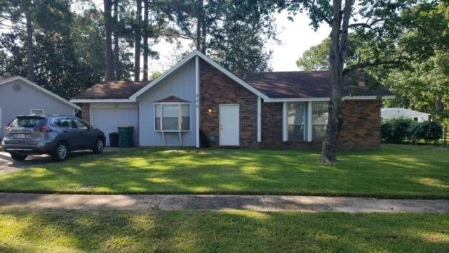 $1,895 | 806 Meadow Lane, Fort Walton Beach, FL 32547