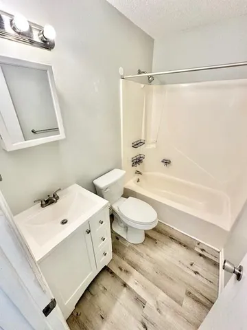 $1,895 | 806 Meadow Lane, Fort Walton Beach, FL 32547