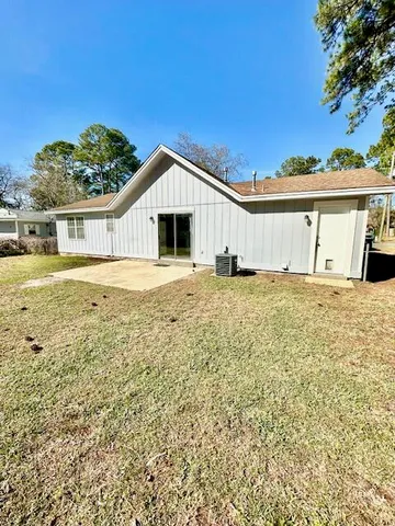 $1,895 | 806 Meadow Lane, Fort Walton Beach, FL 32547