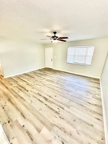 $1,895 | 806 Meadow Lane, Fort Walton Beach, FL 32547