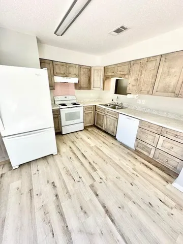 $1,895 | 806 Meadow Lane, Fort Walton Beach, FL 32547