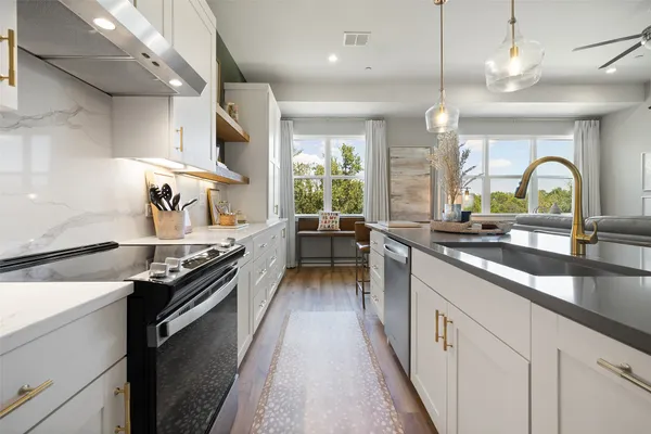 $415,000 | 12001 Vista Parke Drive, Unit 1402, Austin, TX 78726