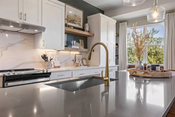 $415,000 | 12001 Vista Parke Drive, Unit 1402, Austin, TX 78726
