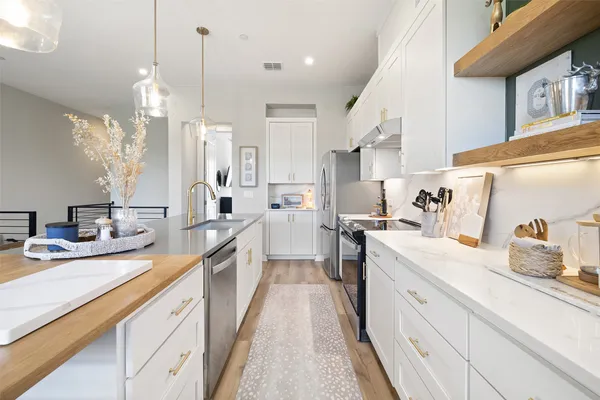 $415,000 | 12001 Vista Parke Drive, Unit 1402, Austin, TX 78726