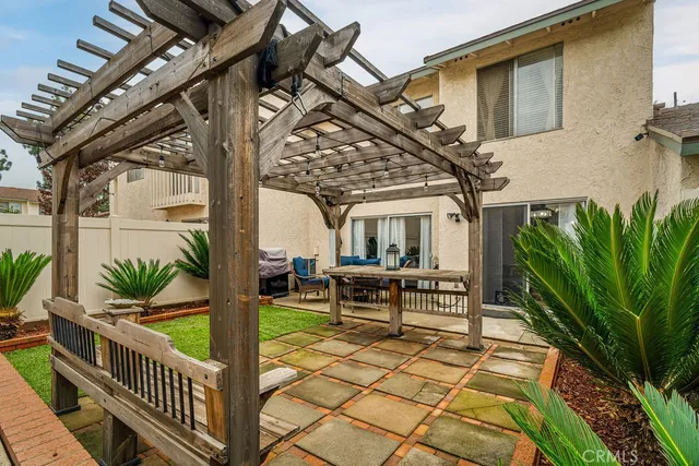 $630,000 | 807 East Laurel Oak Drive, Unit 46, Azusa, CA 91702