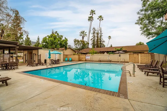 $630,000 | 807 East Laurel Oak Drive, Unit 46, Azusa, CA 91702
