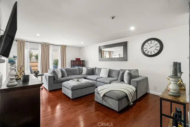 $630,000 | 807 East Laurel Oak Drive, Unit 46, Azusa, CA 91702