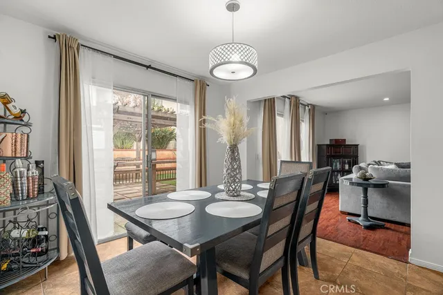 $630,000 | 807 East Laurel Oak Drive, Unit 46, Azusa, CA 91702