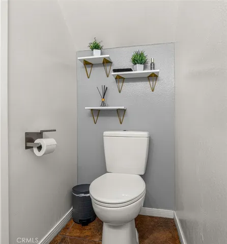 $630,000 | 807 East Laurel Oak Drive, Unit 46, Azusa, CA 91702