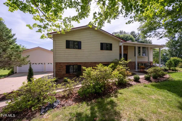 $439,500 | 855 Sioux Trail, Greeneville, TN 37743