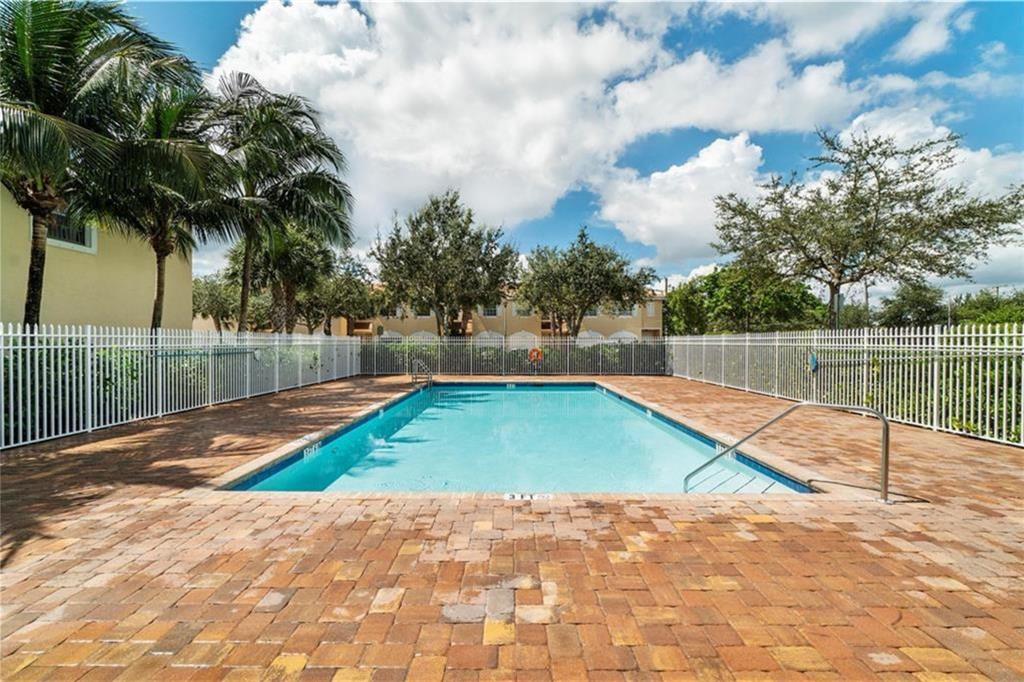 6373 Landings Way Tamarac, FL 33321 - Photo 21 of 25