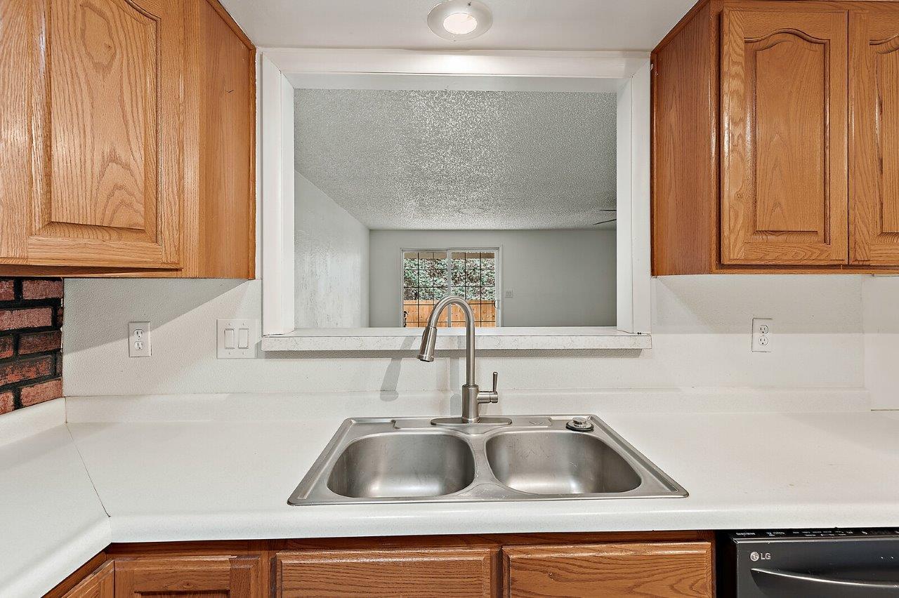 720 Freeman Road Central Point, OR 97502 - Photo 10 of 33 10