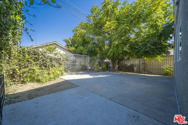 $2,750 | 229 East 85th Street, Unit 231 12, Los Angeles, CA 90003