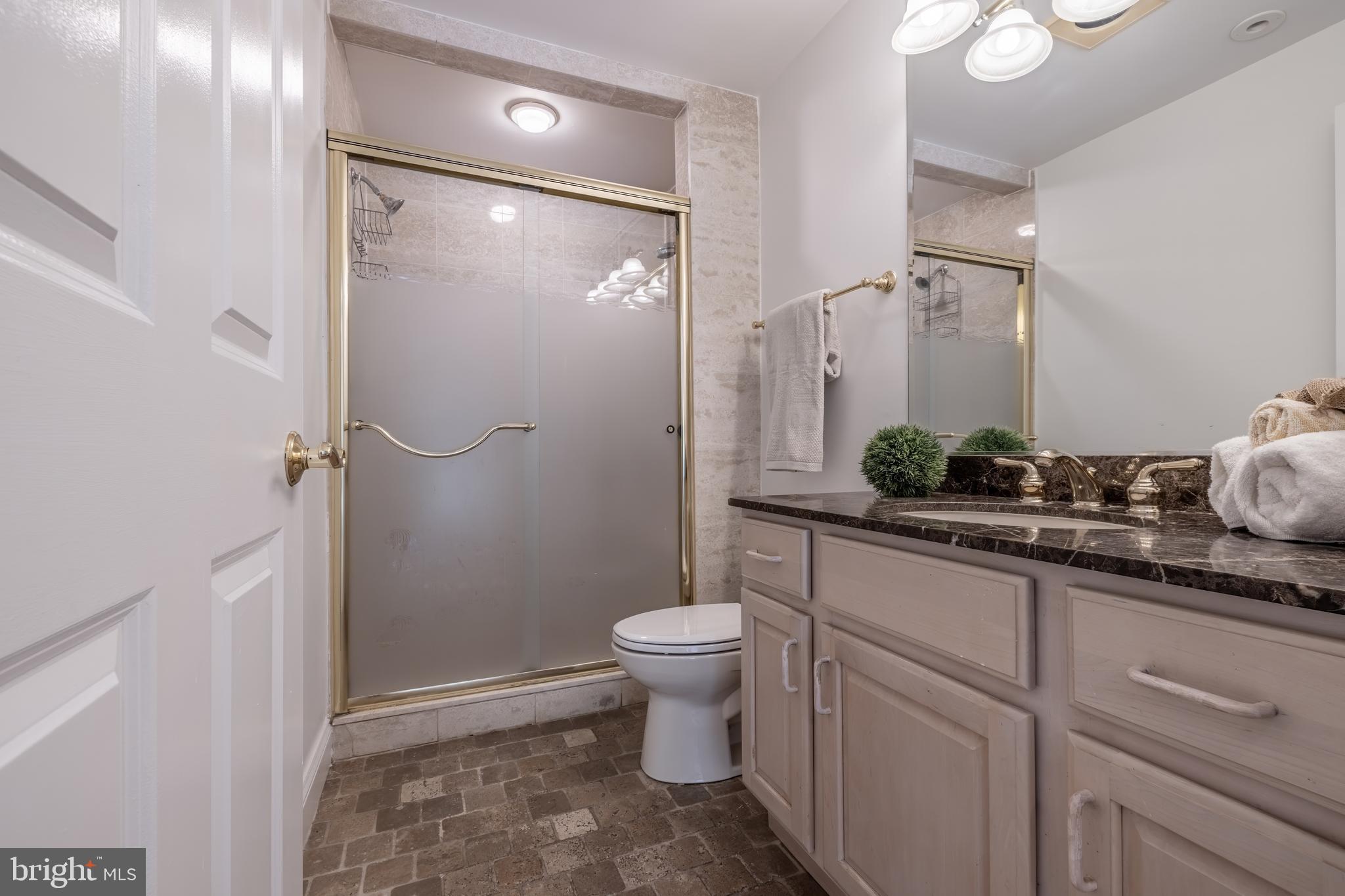 2460 Bennett Point Road Queenstown, MD 21658 - Photo 12 of 95 Main level full bath