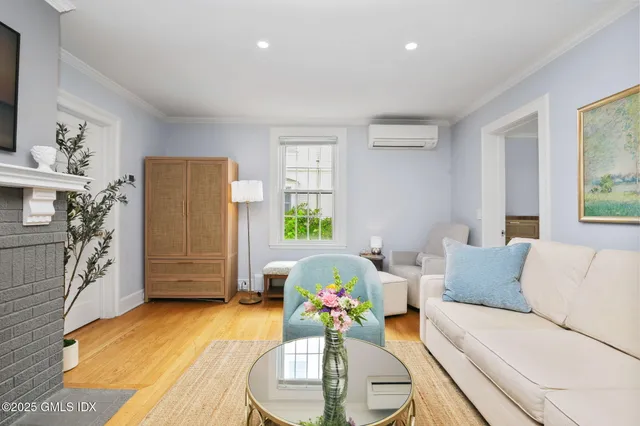 $6,700 | 41 Ridge Street, Unit 1, Greenwich, CT 06830