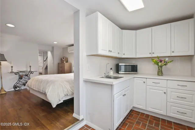 $6,700 | 41 Ridge Street, Unit 1, Greenwich, CT 06830