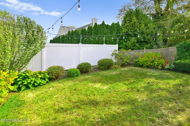 $6,700 | 41 Ridge Street, Unit 1, Greenwich, CT 06830