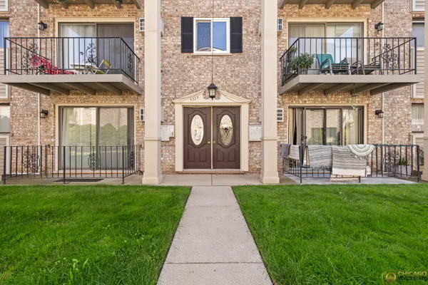 $235,000 | 5323 North Delphia Avenue, Unit 323W, Chicago, IL 60656