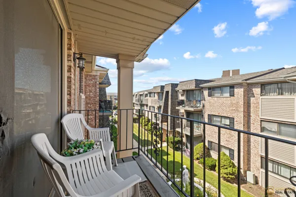 $235,000 | 5323 North Delphia Avenue, Unit 323W, Chicago, IL 60656