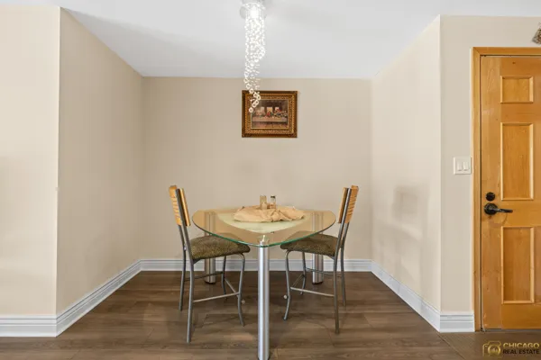 $235,000 | 5323 North Delphia Avenue, Unit 323W, Chicago, IL 60656