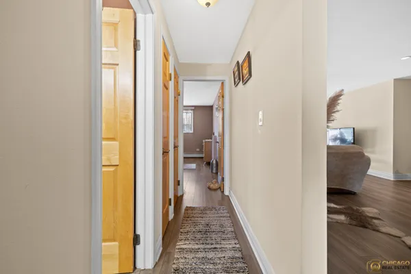 $235,000 | 5323 North Delphia Avenue, Unit 323W, Chicago, IL 60656