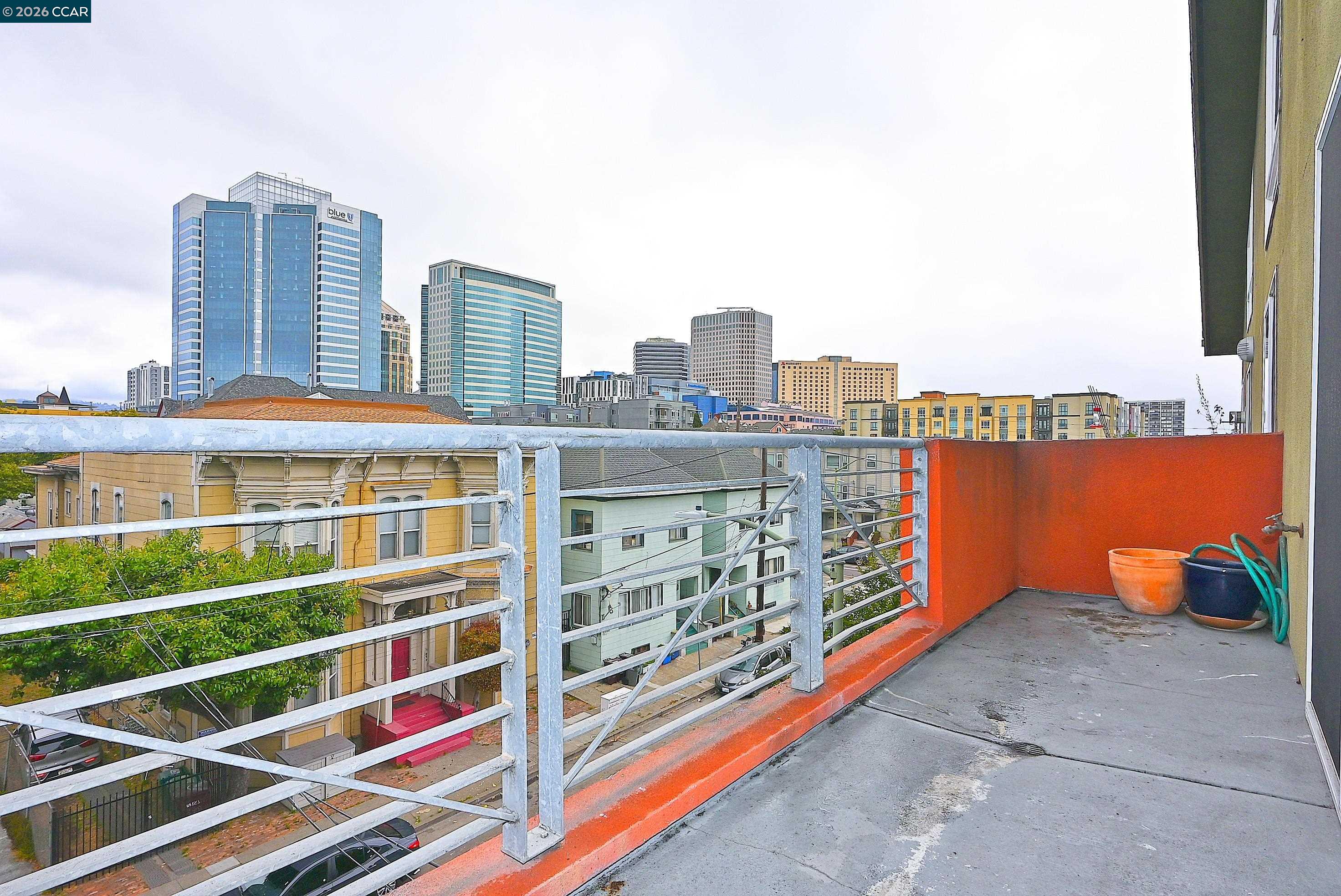 675 8th Street, Unit 15 Oakland, CA 94607 - Photo 36 of 38 a view of city with balcony