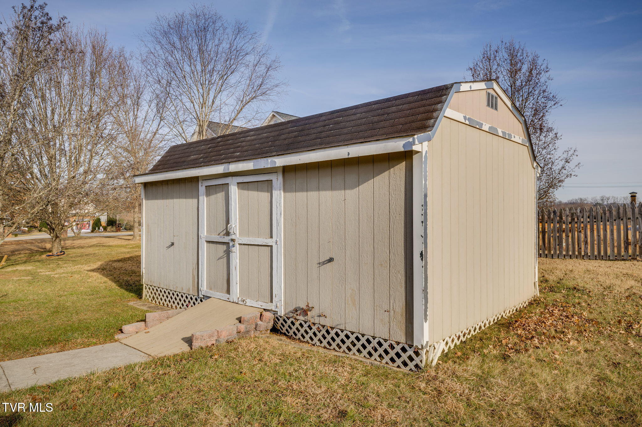 205 Rockingham Meadows Drive, Unit 16 Johnson City, TN 37615 - Photo 12 of 30 012