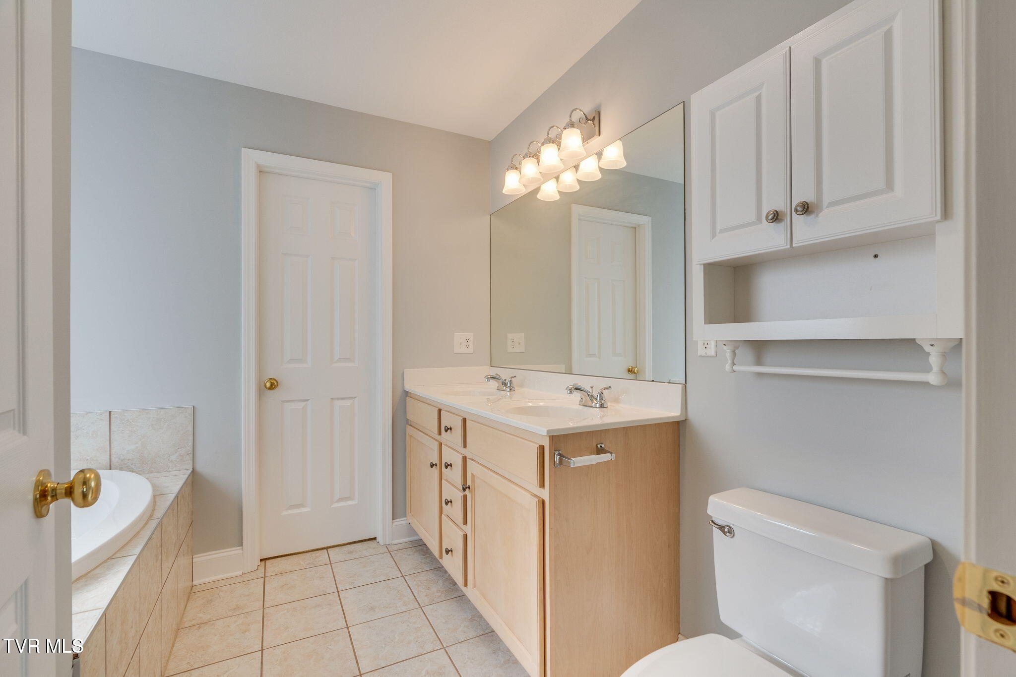 205 Rockingham Meadows Drive, Unit 16 Johnson City, TN 37615 - Photo 18 of 30 018