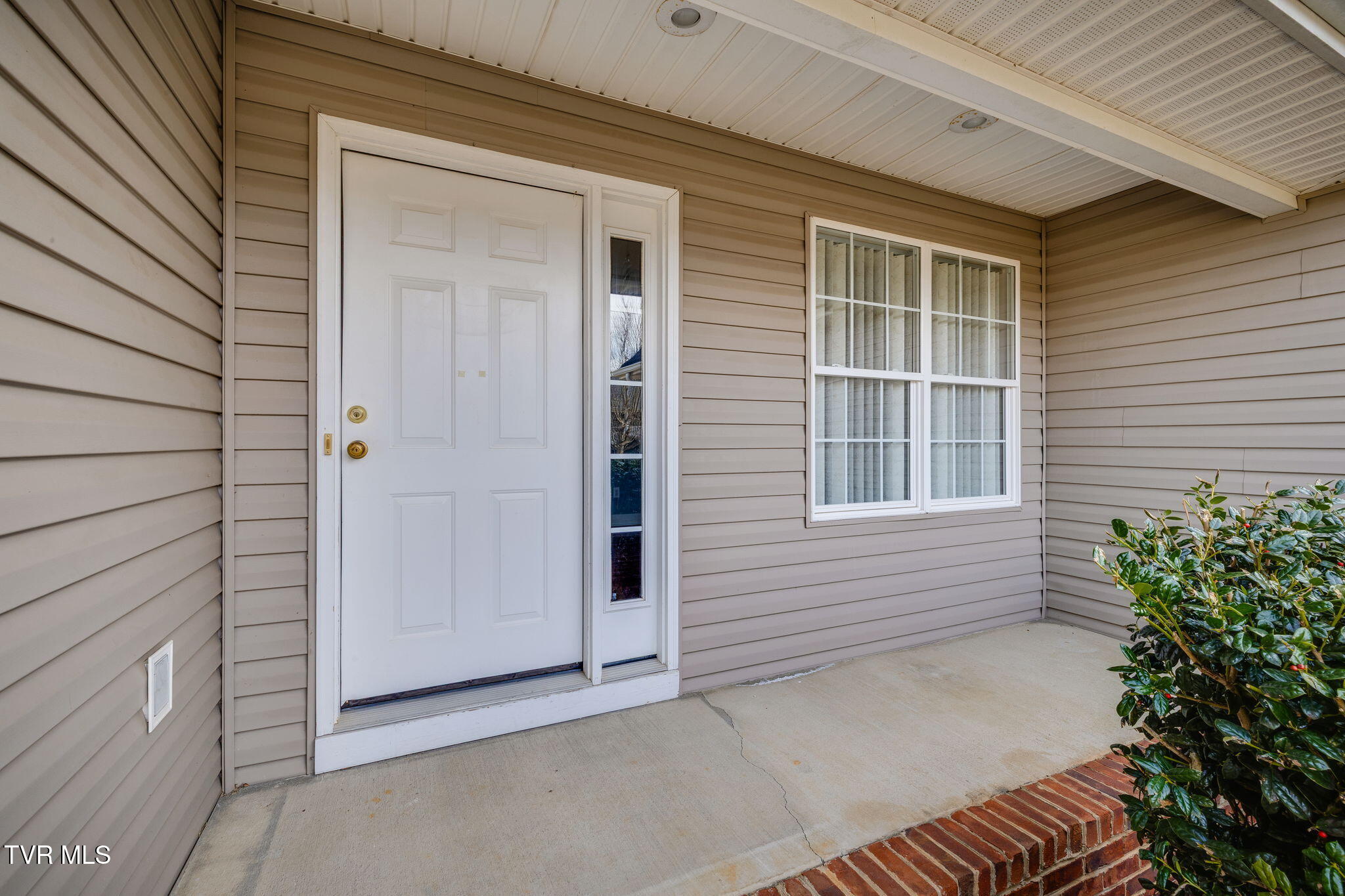 205 Rockingham Meadows Drive, Unit 16 Johnson City, TN 37615 - Photo 4 of 30 004