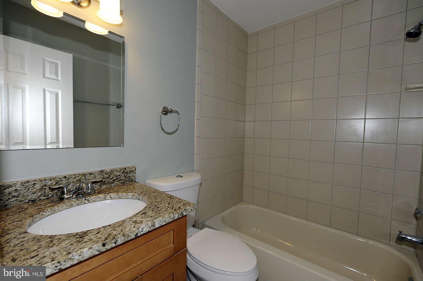 2101 North Rolfe Street, Unit B Arlington, VA 22209 - Photo 22 of 28 Bath