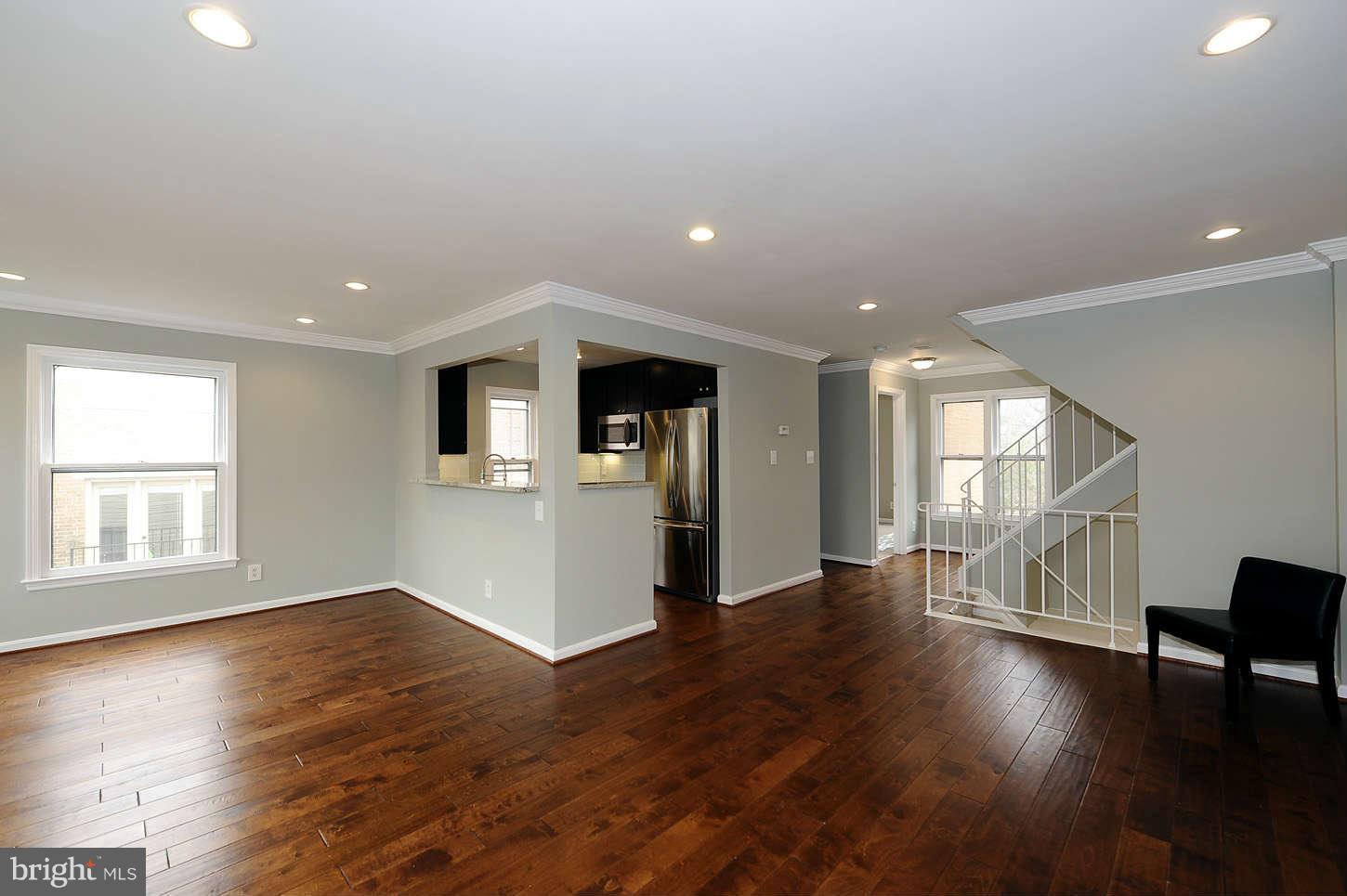 2101 North Rolfe Street, Unit B Arlington, VA 22209 - Photo 10 of 28 Interior (General)