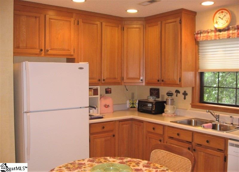 534 Sullivans Way Seneca, SC 29672 - Photo 8 of 35 Gallery Image 8