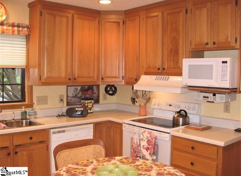 534 Sullivans Way Seneca, SC 29672 - Photo 9 of 35 Gallery Image 9