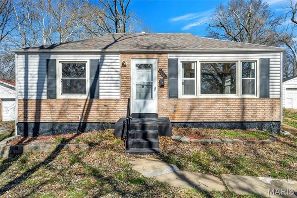 $94,900 | 2045 Bainbridge Drive, St. Louis, MO 63133