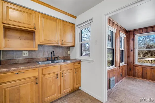 $94,900 | 2045 Bainbridge Drive, St. Louis, MO 63133