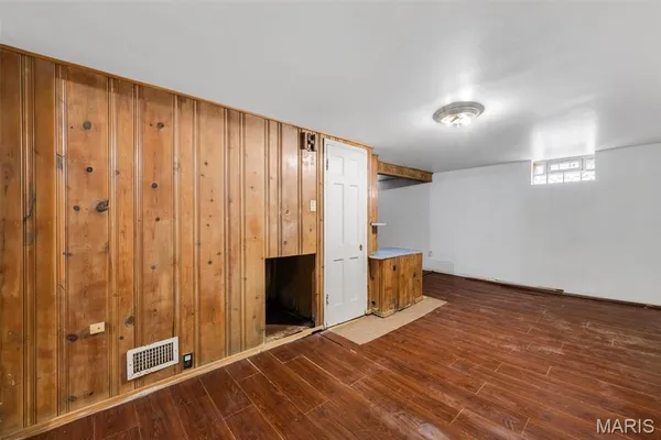 $94,900 | 2045 Bainbridge Drive, St. Louis, MO 63133