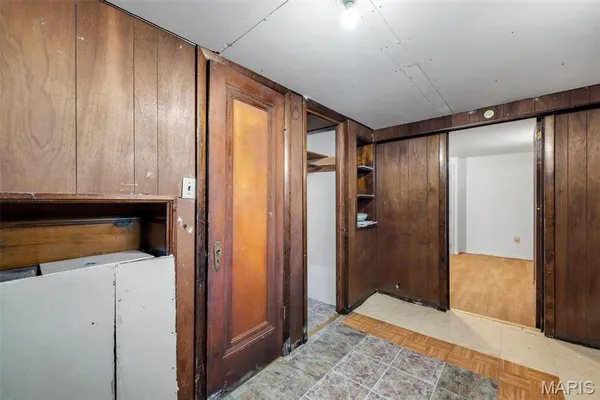 $94,900 | 2045 Bainbridge Drive, St. Louis, MO 63133