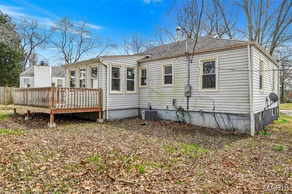 $94,900 | 2045 Bainbridge Drive, St. Louis, MO 63133
