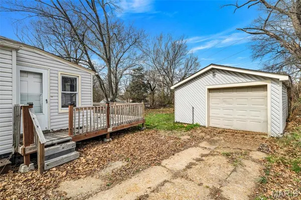 $94,900 | 2045 Bainbridge Drive, St. Louis, MO 63133