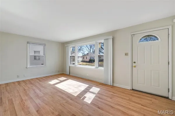 $94,900 | 2045 Bainbridge Drive, St. Louis, MO 63133