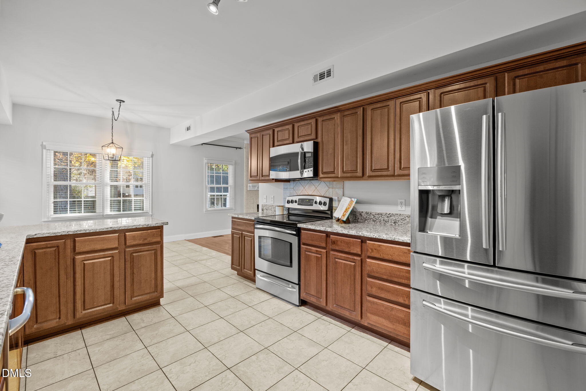 11829 North Exeter Way Raleigh, NC 27613 - Photo 11 of 41 Kitchen