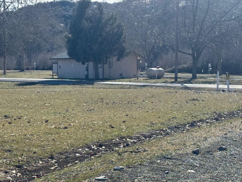 Unit 4-lot 711 Clark Road Hornbrook, CA 96044 - Photo 14 of 33 Gallery Image 14